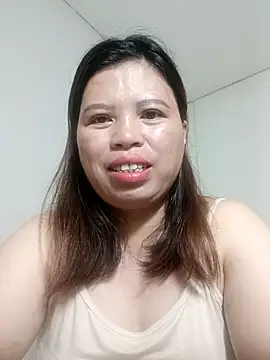 Snapshot of -Yeyi- chatting on June 6, 11:09 pm -Yeyi- online show from June 6, 11:09 pm