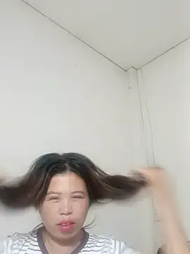 Snapshot of -Yeyi- chatting on June 7, 3:49 pm -Yeyi- online show from June 7, 3:49 pm