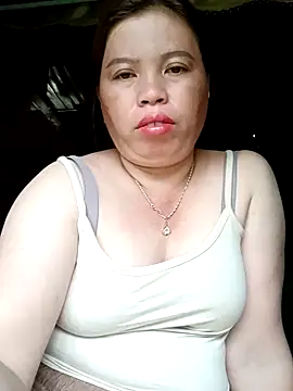 Snapshot of -Yeyi- chatting on June 12, 11:14 pm -Yeyi- online show from June 12, 11:14 pm