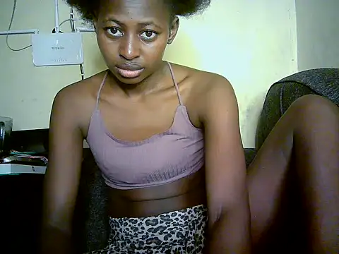 Snapshot of Therry-heart chatting on May 29, 3:37 am Therry-heart online show from May 29, 3:37 am