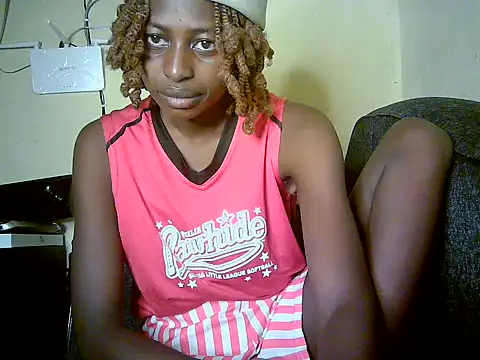 Snapshot of Therry-heart chatting on June 18, 9:47 am Therry-heart online show from June 18, 9:47 am
