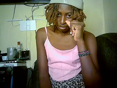 Snapshot of Therry-heart chatting on June 20, 4:04 am Therry-heart online show from June 20, 4:04 am