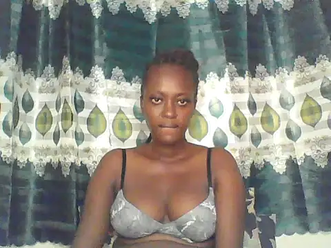 Snapshot of Beutymelani chatting on June 4, 1:50 pm Beutymelani online show from June 4, 1:50 pm