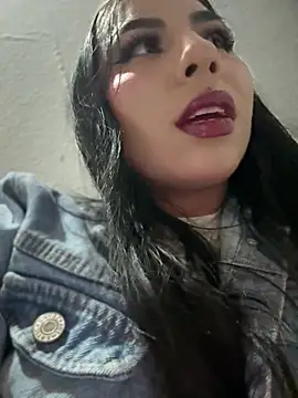 ariella lovee online show from June 7, 4:05 am