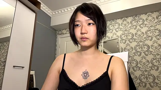 Snapshot of neonami chatting on June 10, 7:07 am neonami online show from June 10, 7:07 am