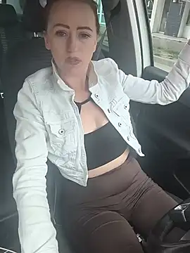 LaraLanee online show from June 15, 4:36 am