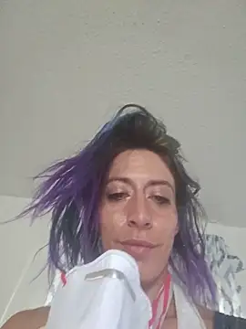 Snapshot of PixieLix chatting on June 6, 10:25 pm PixieLix online show from June 6, 10:25 pm