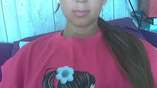 Snapshot of Bella--White chatting on June 15, 5:31 am Bella--White online show from June 15, 5:31 am