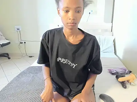 KendiLuxe online show from June 2, 11:01 am