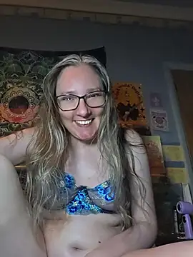 Izzylove47 online show from June 23, 9:35 pm
