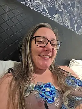 Izzylove47 online show from July 17, 9:16 am