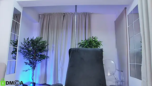 LanaKream online show from June 10, 6:18 pm