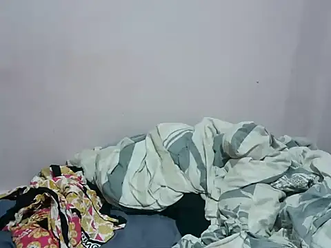 Squirty pussie online show from July 19, 8:40 am