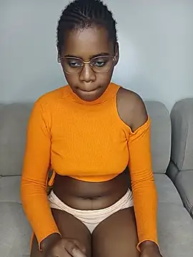 Snapshot of softglamqueen chatting on June 22, 4:31 am softglamqueen online show from June 22, 4:31 am