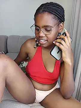 Snapshot of softglamqueen chatting on July 28, 1:21 pm softglamqueen online show from July 28, 1:21 pm