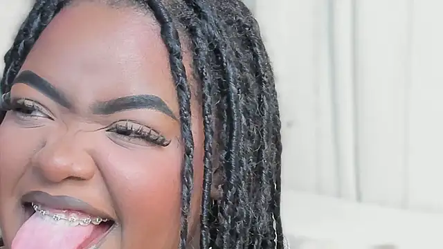 Snapshot of Ayanaa_Ebony_ chatting on June 6, 11:15 am Ayanaa Ebony online show from June 6, 11:15 am