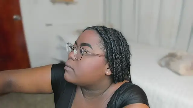 Snapshot of Ayanaa_Ebony_ chatting on June 11, 11:19 am Ayanaa Ebony online show from June 11, 11:19 am