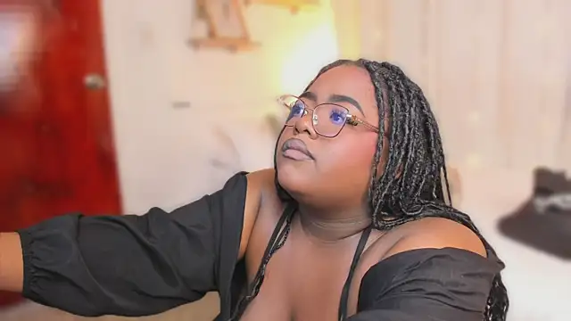 Snapshot of Ayanaa_Ebony_ chatting on June 12, 11:20 am Ayanaa Ebony online show from June 12, 11:20 am