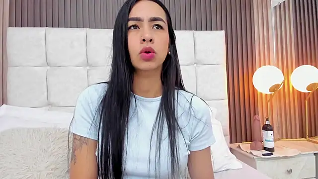 Snapshot of Camila_Vega22 chatting on May 23, 11:47 am Camila Vega22 online show from May 23, 11:47 am