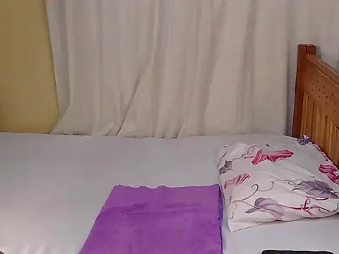 Snapshot of Ebonybunnny chatting on June 6, 3:06 pm Ebonybunnny online show from June 6, 3:06 pm