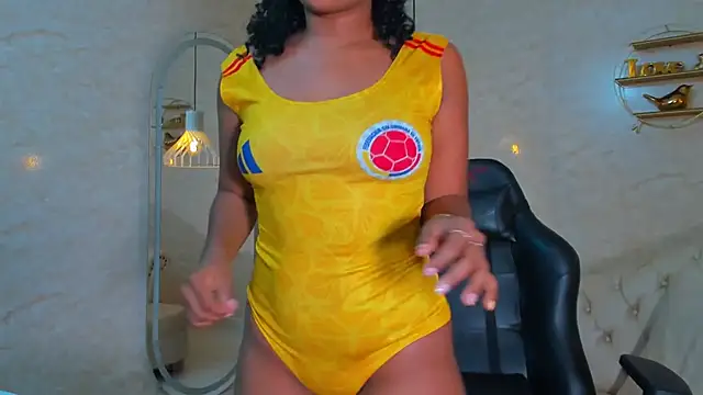 Horny Curls online show from June 28, 3:45 am