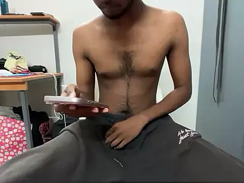 male18in online show from June 7, 1:04 pm