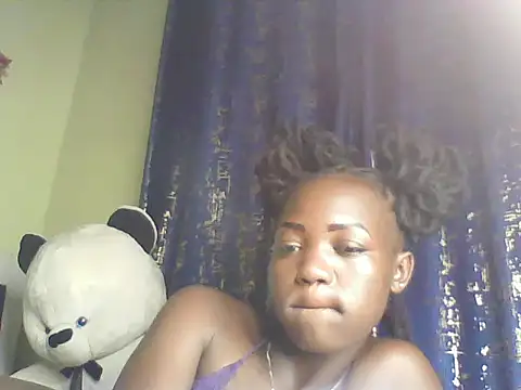 Snapshot of hot_chocolate222 chatting on May 29, 12:25 pm hot chocolate222 online show from May 29, 12:25 pm