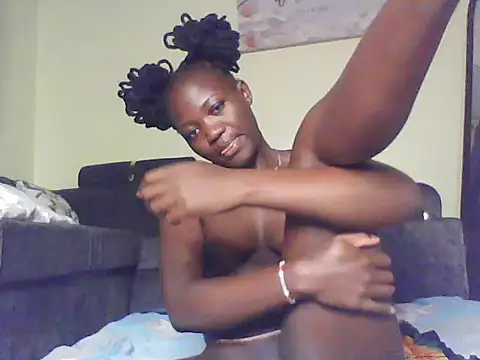 Snapshot of hot_chocolate222 chatting on June 3, 7:33 am hot chocolate222 online show from June 3, 7:33 am