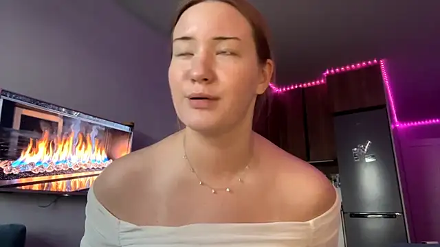 Lisi Kiss  online show from June 4, 6:14 pm