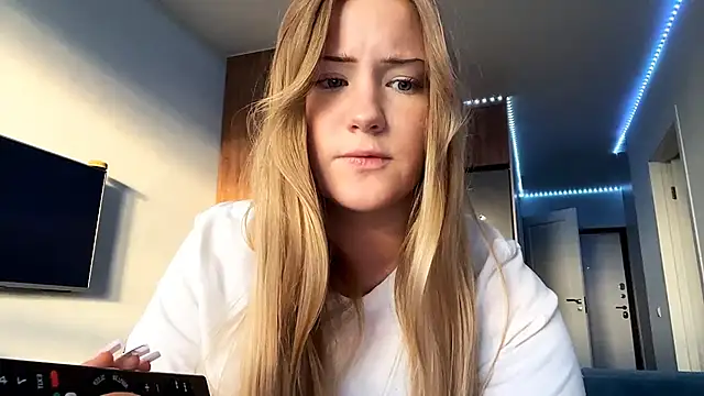 Lisi Kiss  online show from June 7, 5:06 pm