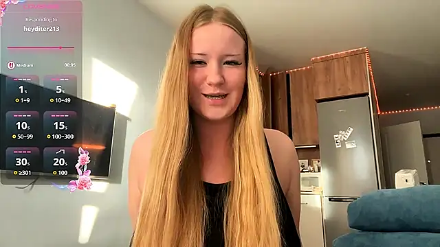 Lisi Kiss  online show from June 14, 5:37 pm
