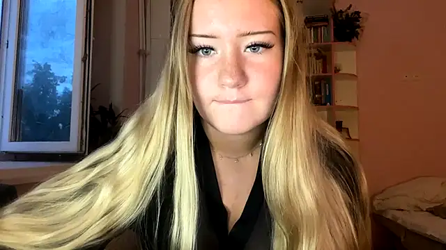 Lisi Kiss  online show from July 30, 5:12 pm