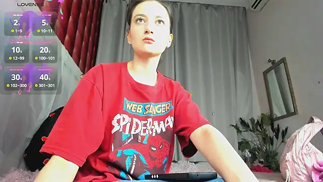 Snapshot of SummerLilaa chatting on June 10, 4:56 am SummerLilaa online show from June 10, 4:56 am