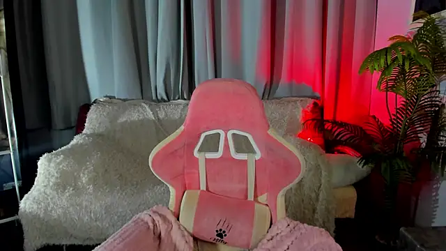 Snapshot of SummerLilaa chatting on June 27, 1:17 pm SummerLilaa online show from June 27, 1:17 pm