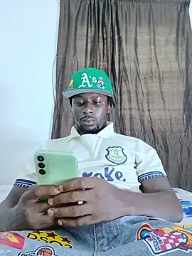 Snapshot of hornny_phrase2 chatting on June 11, 4:21 am hornny phrase2 online show from June 11, 4:21 am