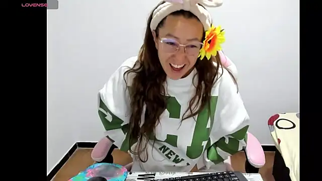 beautyfullchrys online show from July 1, 9:44 am