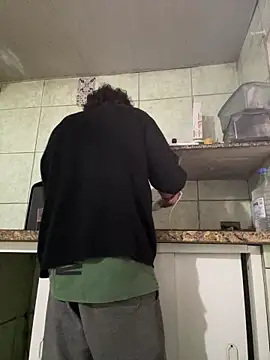 Snapshot of Sarado_Tesudo chatting on May 27, 3:20 pm Sarado Tesudo online show from May 27, 3:20 pm