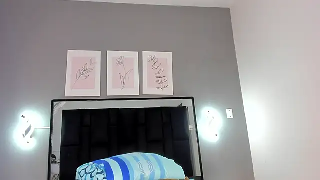 zoe curvyy online show from June 13, 12:14 pm
