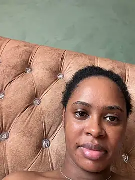 Snapshot of pretty_zii chatting on June 12, 11:53 am pretty zii online show from June 12, 11:53 am