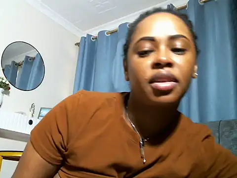 Snapshot of pretty_zii chatting on July 22, 4:37 am pretty zii online show from July 22, 4:37 am