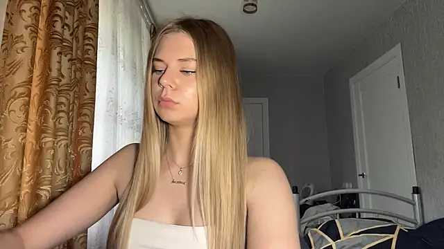 HoneysPiee online show from June 3, 2:33 pm