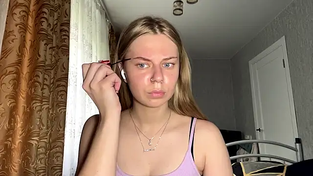 HoneysPiee online show from June 6, 10:09 am