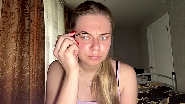 HoneysPiee online show from June 26, 9:57 am
