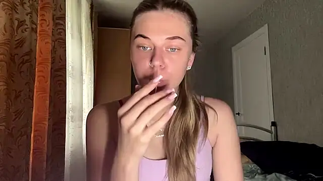 HoneysPiee online show from July 26, 11:28 am
