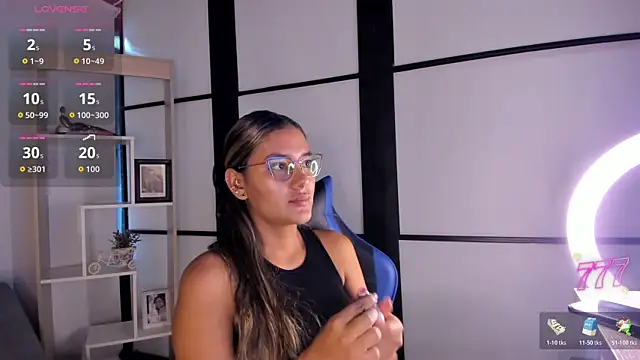 SophieWatson  online show from July 6, 12:02 pm