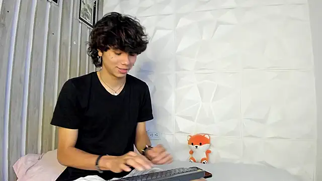 Snapshot of sckrapper chatting on May 25, 12:00 pm sckrapper online show from May 25, 12:00 pm