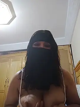 Snapshot of Laty_123 chatting on May 31, 2:13 pm Laty 123 online show from May 31, 2:13 pm