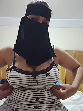 Snapshot of Laty_123 chatting on June 11, 5:55 pm Laty 123 online show from June 11, 5:55 pm