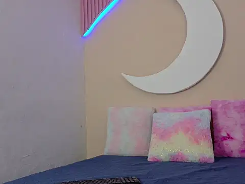 SamanthaLaurent online show from June 13, 7:12 pm