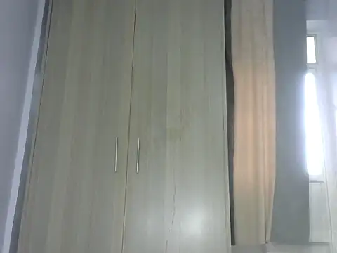 petite lexiiivv online show from June 9, 5:30 am